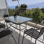 Kamari Apartamento *