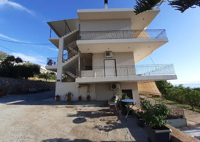 Апартаменты Kamari *